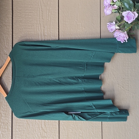 SO Plus Size Cropped Relaxed Athletic long sleeve Tee Green 1x NEW - Picture 6 of 8